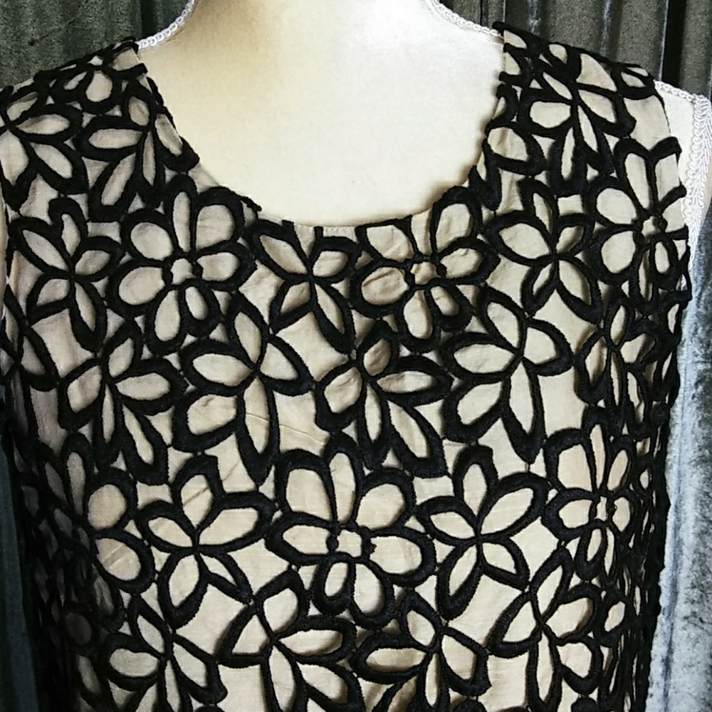 Medium Neiman Marcus Lela Rose Sleeveless Top - Picture 5 of 8